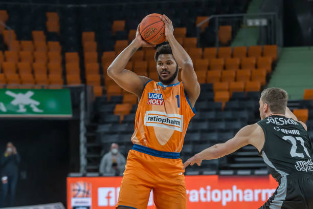 年来通过高 年来通过高